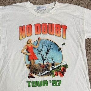 Daydreamer No Doubt concert tee. Vintage 80s look. Oversized